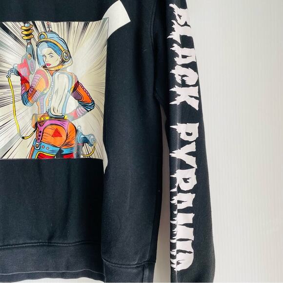 Black Pyramid Crewneck pullover sweatshirt long sleeve black with space girl - Picture 4 of 9